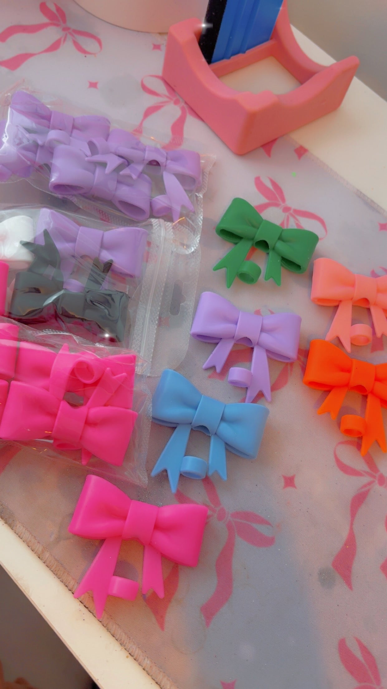 Bow straw toppers